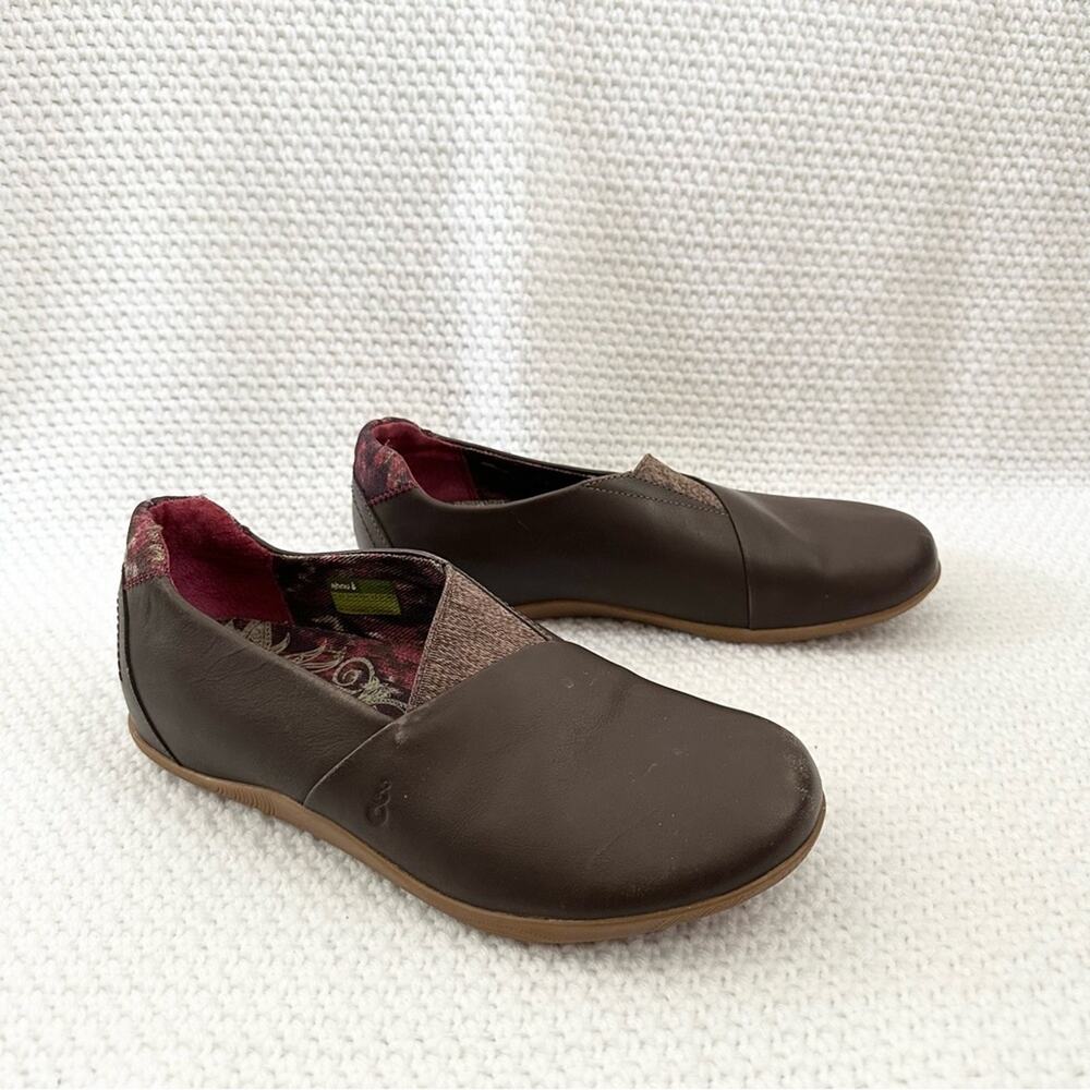 Ahnu by Teva Brown Leather TOLA Slip On Closed Toe Casual Comfort Shoe Flats 8.5